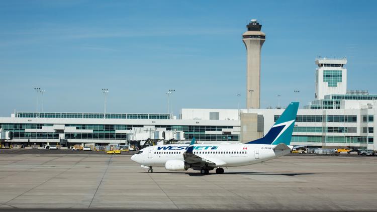 WestJet memulai penerbangan bandara Denver ke Calgary, Kanada Mei 2022