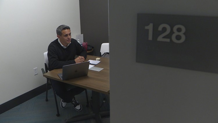 Líder educativo latino reacciona a cierres de escuelas propuestos por DPS