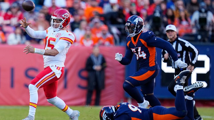 Chiefs hang on to defeat Broncos, 34-28