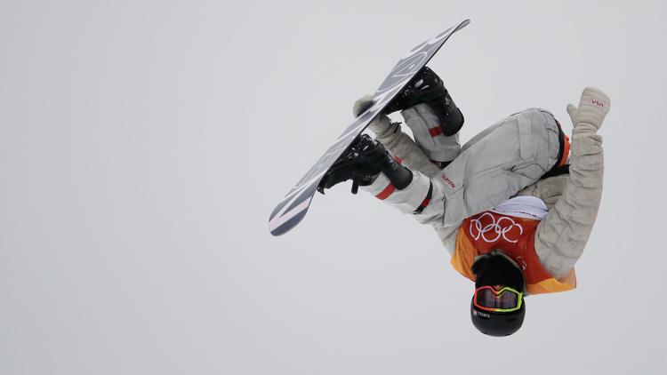 Olympic snowboarder says he's looking for love in social media post, even while in Italy