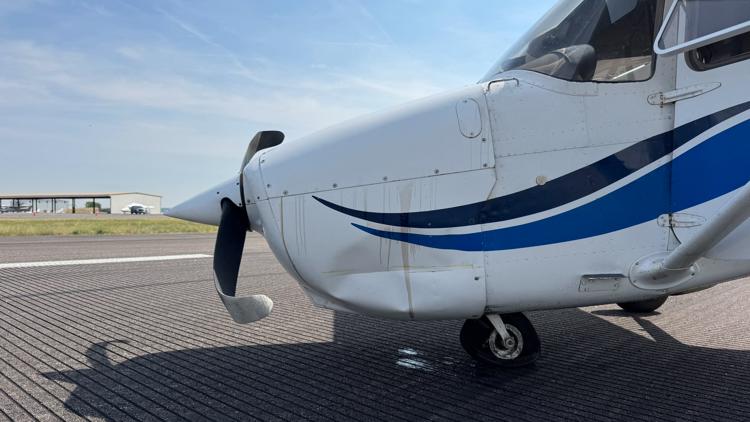 Plane’s nose gear collapses at Centennial Airport