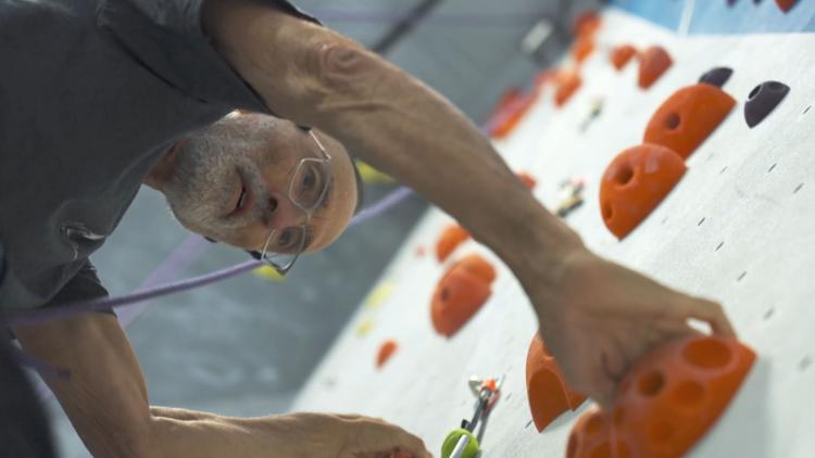 Retired neurologist shares benefits of climbing for people with Parkinson's