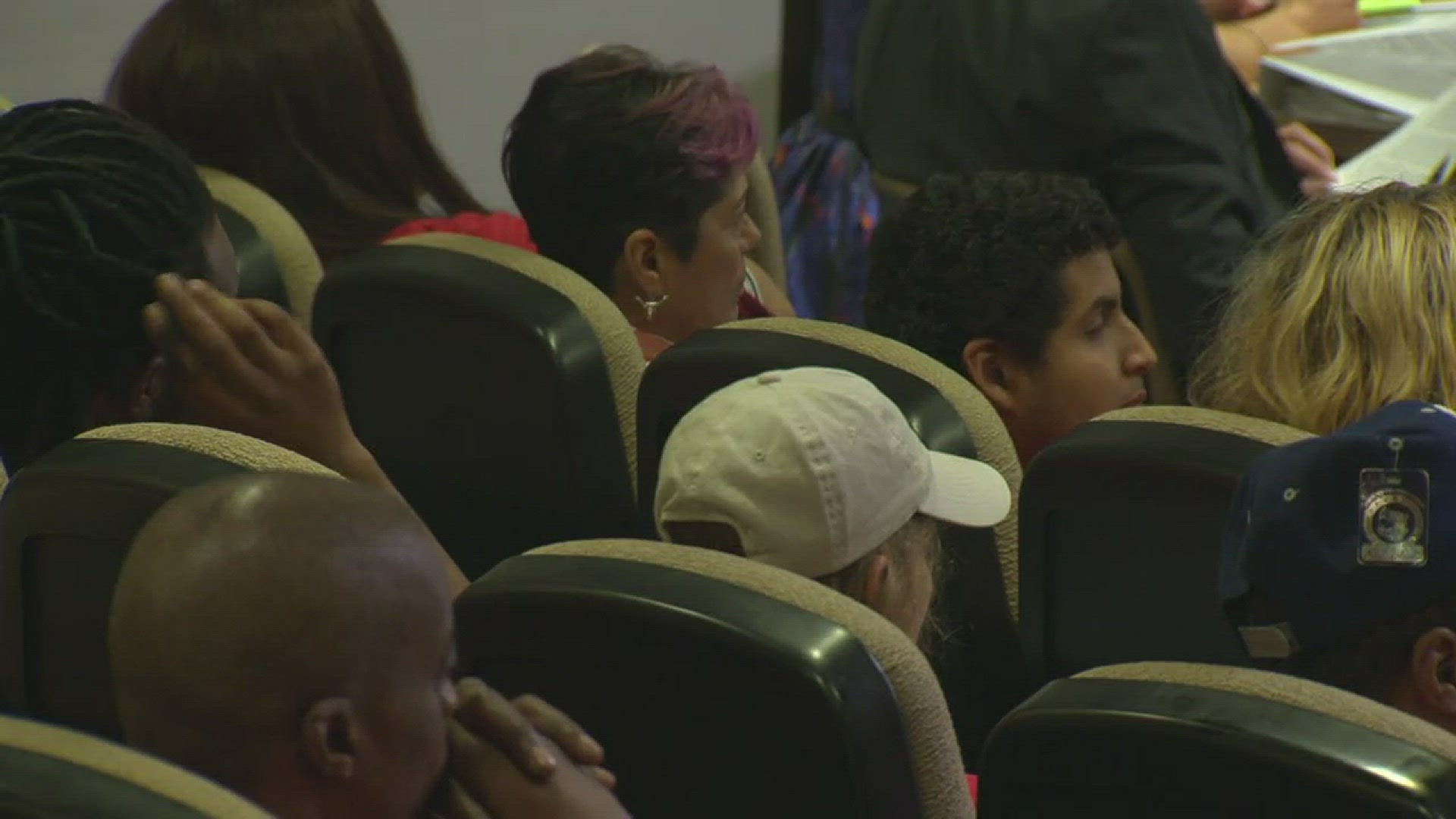 Austin City Council members voted unanimously early this morning to remove a decades-old policy over juvenile curfews.
