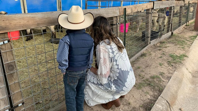 5-year-old cowboy prepares for 'Mutton Bustin'' at Rodeo Austin