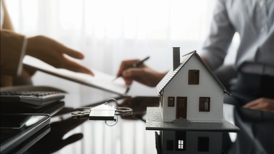 Home insurance premiums projected to jump in both Iowa and Illinois, report says