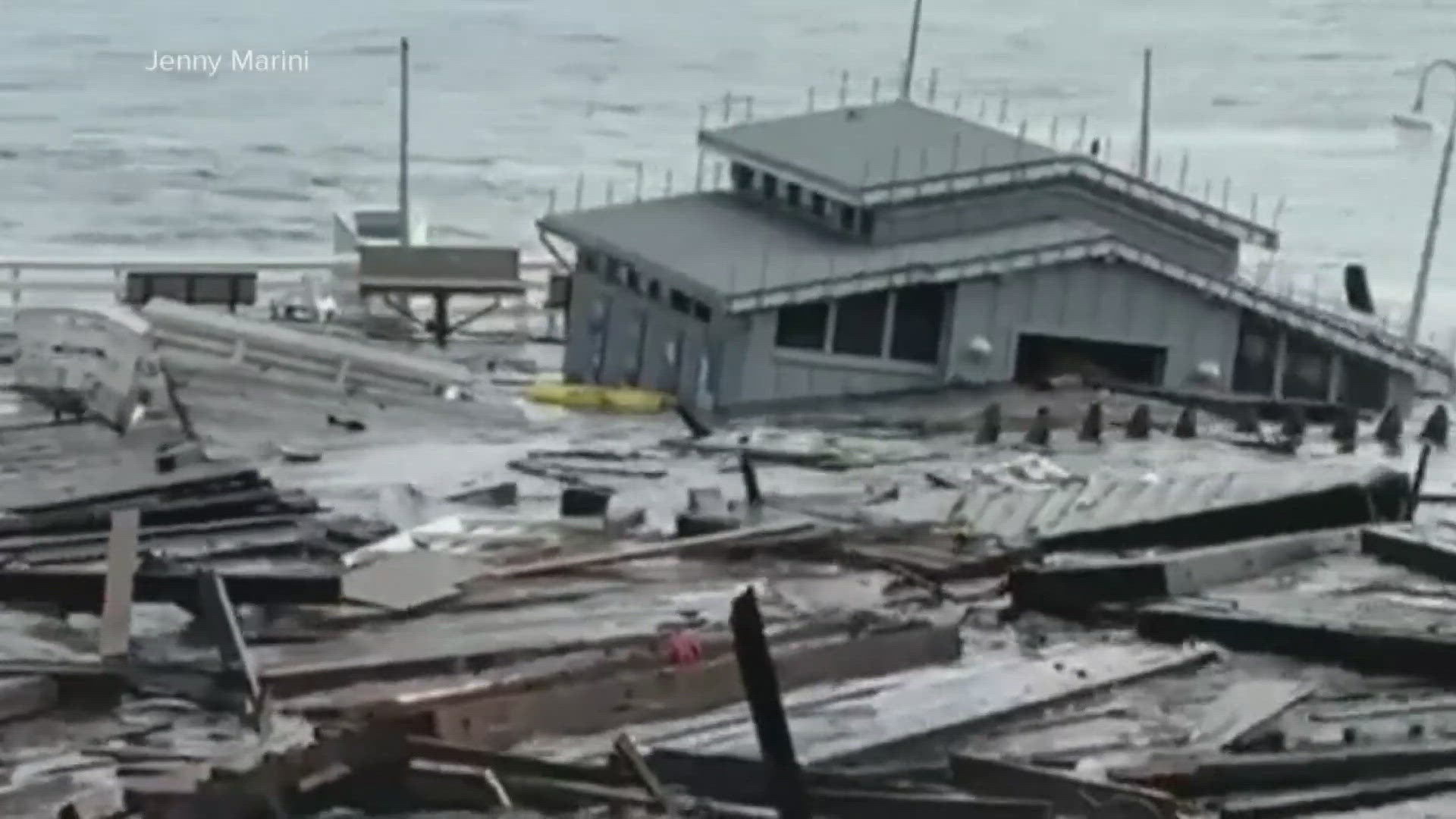 3 people fall into water after Santa Cruz Wharf collapses