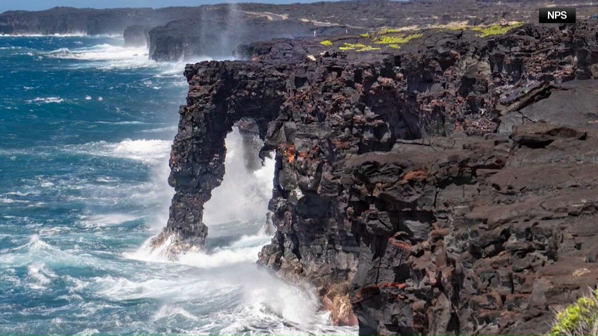 Iconic sea arch collapses at Hawaiʻi Volcanoes National Park | wthr.com