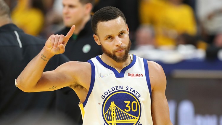 Steph Curry graduates from college in 3-point ceremony