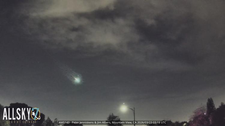 Meteor streaks across California sky, third fireball in past week