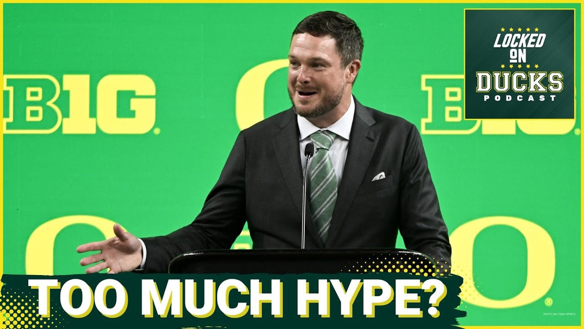 Preseason polls are flying around and national media members/pundits are absolutely LOVING the Ducks. Oregon fans should not worry about the national media pressure.