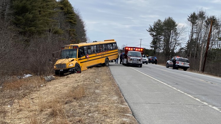 Bus driver dies after medical event that led students to steer school bus to safety