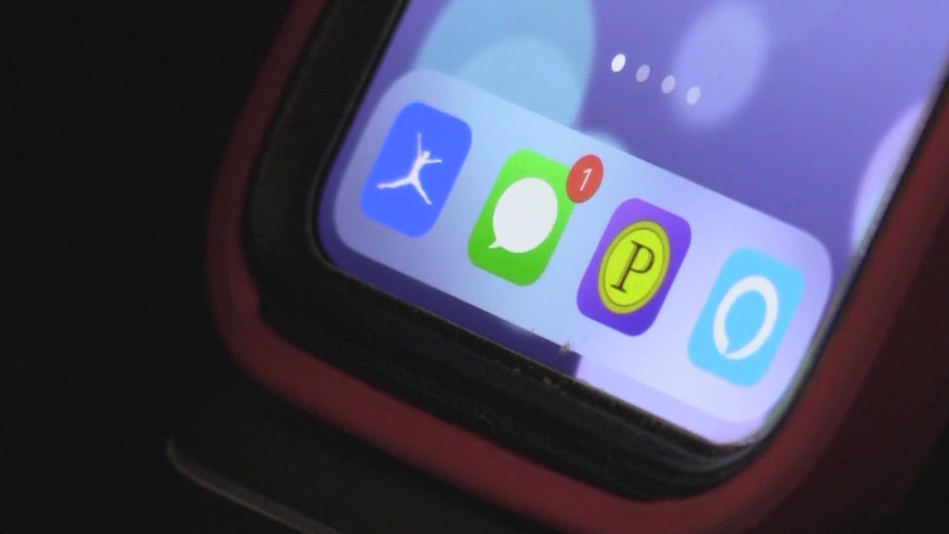 The text messages ask the recipient to click on a link to get a refund check.