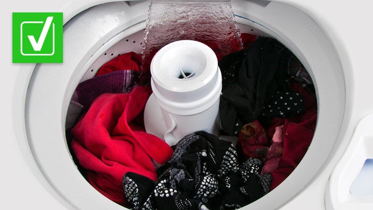 Lavar la ropa con agua fría es tan efectivo como usar agua