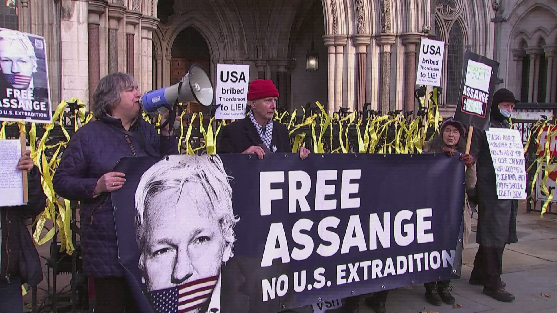 A big win for U.S. authorities, and a big loss for supporters of Julian Assange.