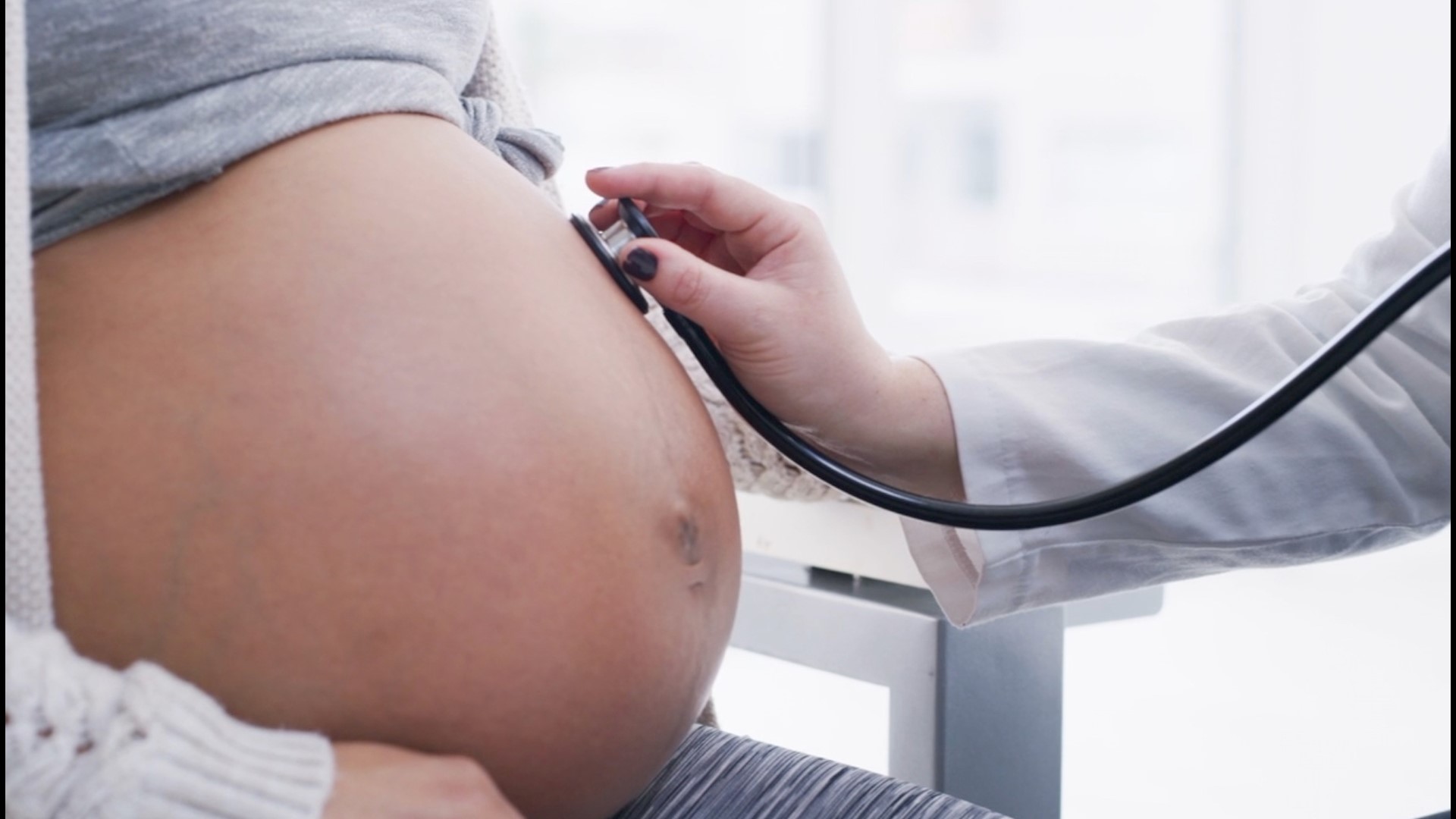 A new study in pregnant women suggests the benefits of the covid-19 vaccine outweigh the risks of the virus. Veuer's Chloe Hurst has the story!