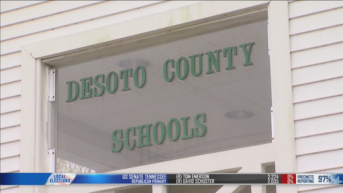 DeSoto County School District delay start date by one week