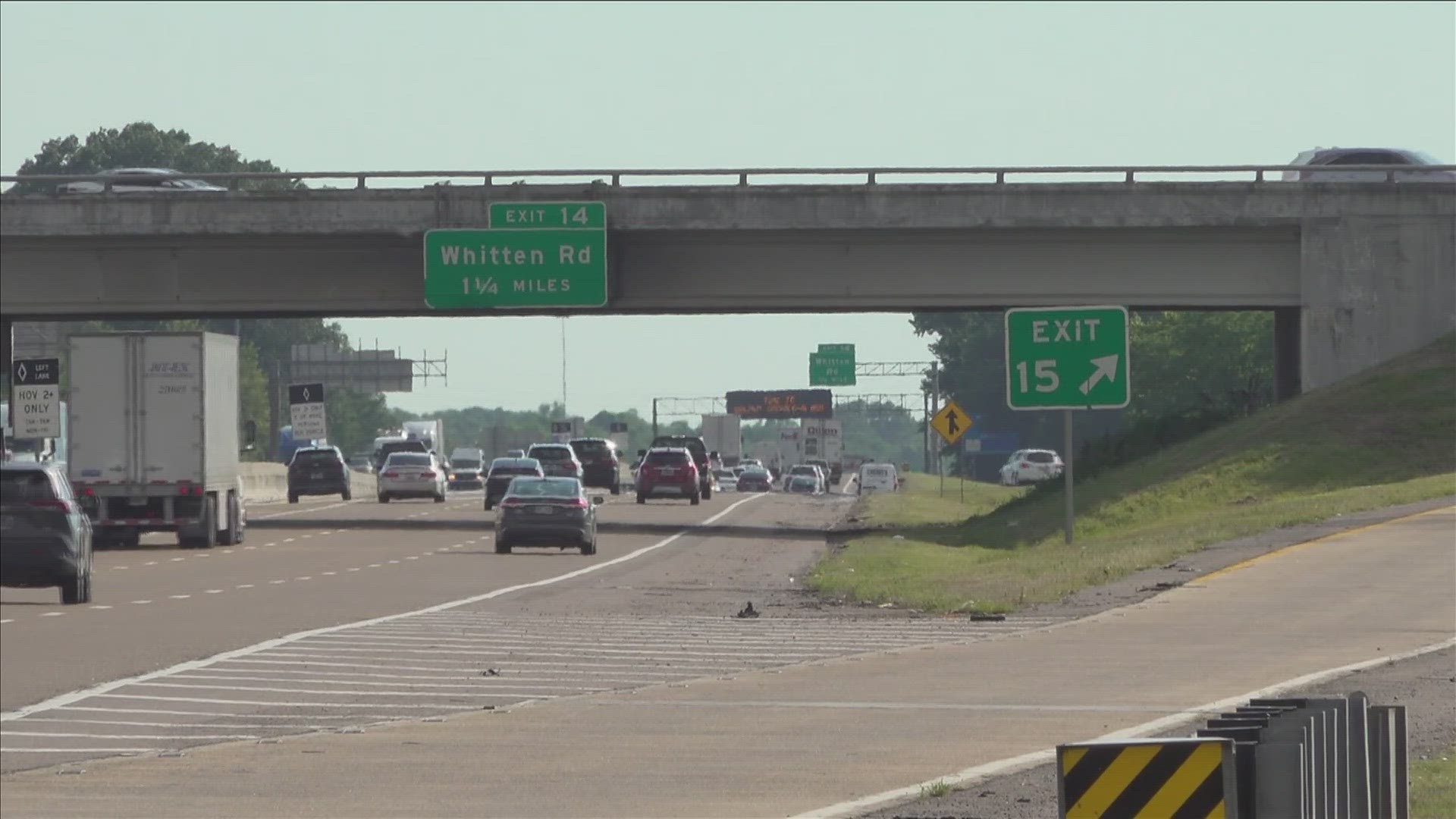 Law enforcement experts say criminals are putting a new twist on an old car theft tactic, which affected a former superintendent of Memphis City Schools Wednesday.