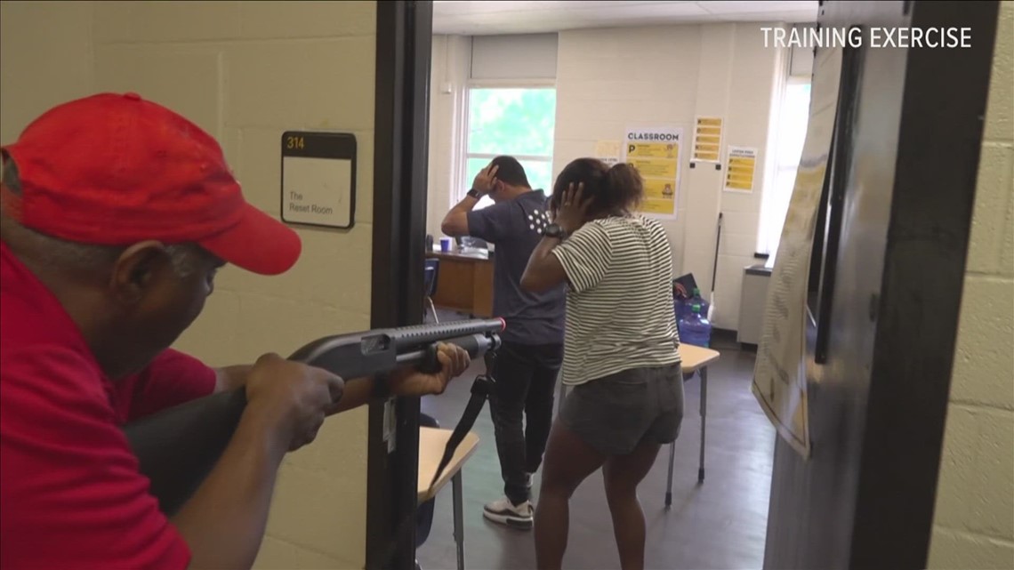 School resource officers attend active shooter training - Vimarsana News
