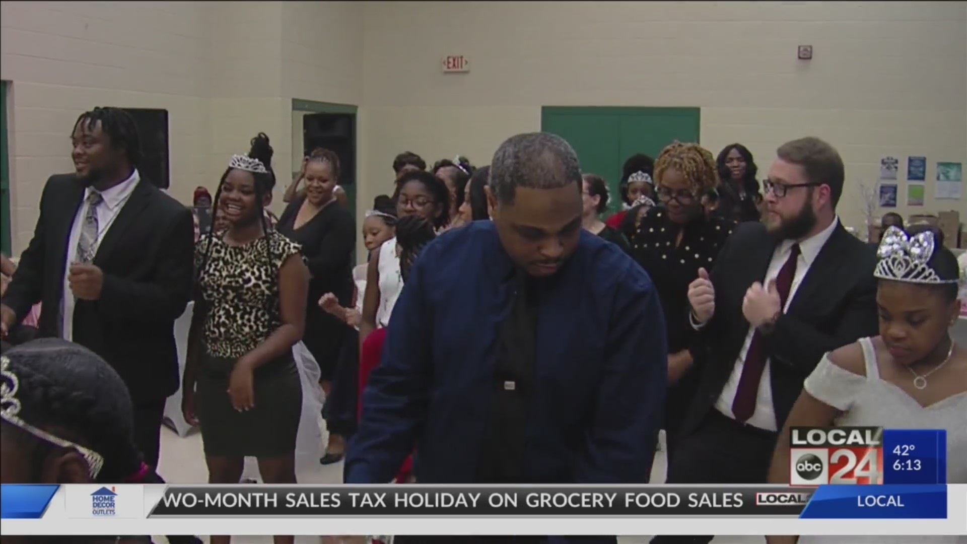 Mid-South men step in for absentee fathers for local father-daughter dance