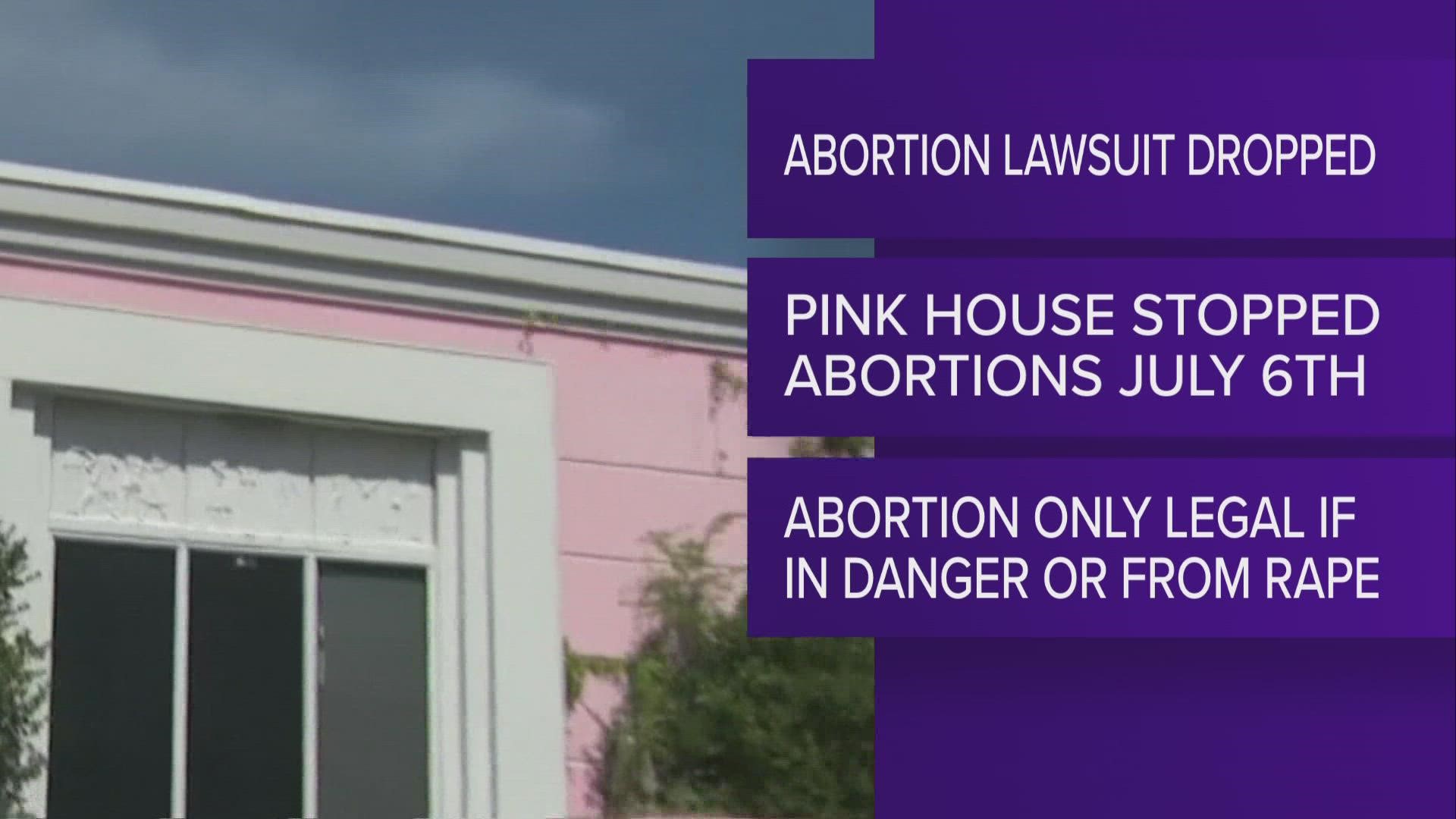 Mississippi's last abortion clinic has dropped its lawsuit that sought to block the state from enforcing a law that bans most abortions.