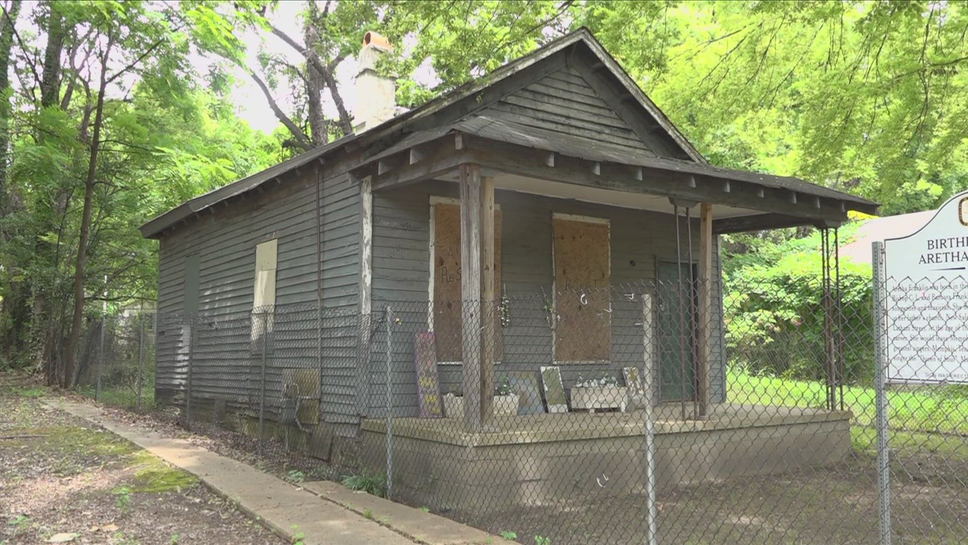 The birthplace of Aretha Franklin has a new owner after it was sold on the Shelby County Courthouse steps last week.