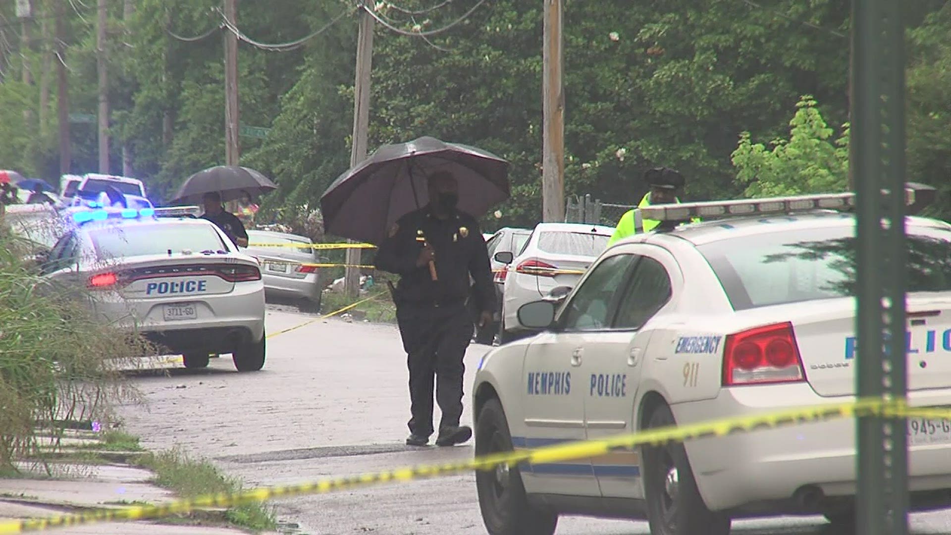 Memphis Police are investigating a deadly double shooting near the Hyde Park area.