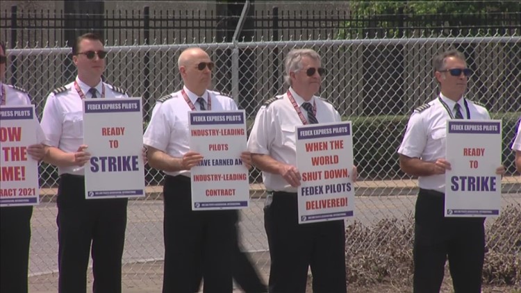 Memphis-based FedEx reaches tentative agreement with pilots' union
