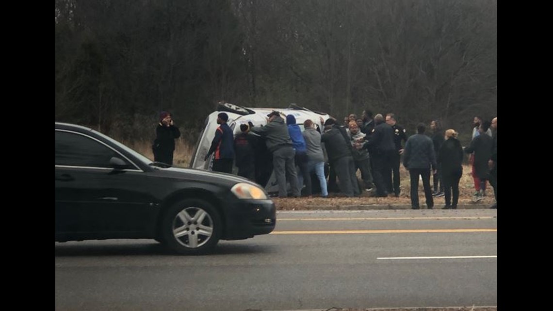 MPD officer expected to be okay following crash on Mt. Moriah