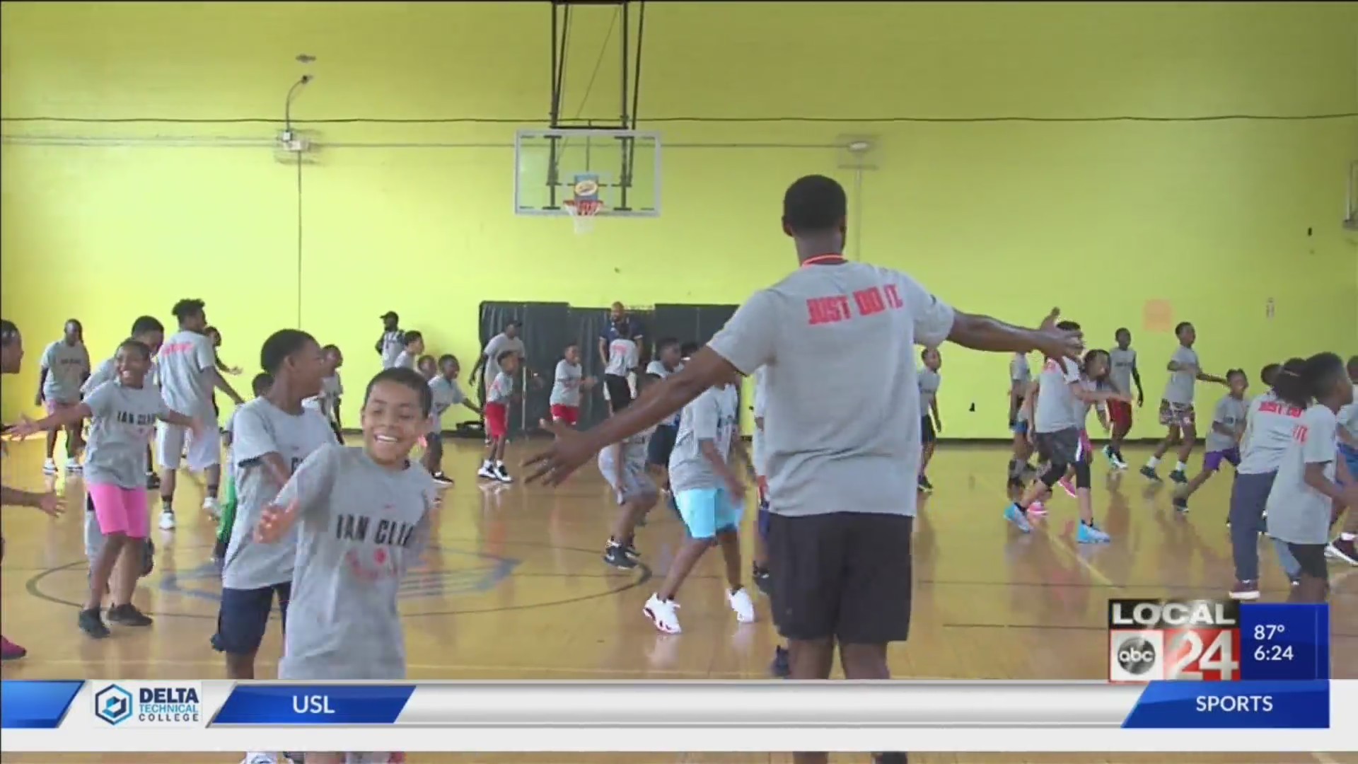 Germantown High School graduate and current New Orleans Pelicans player Ian Clark hosts 2nd annual camp for Memphis Boys and Girls Club members