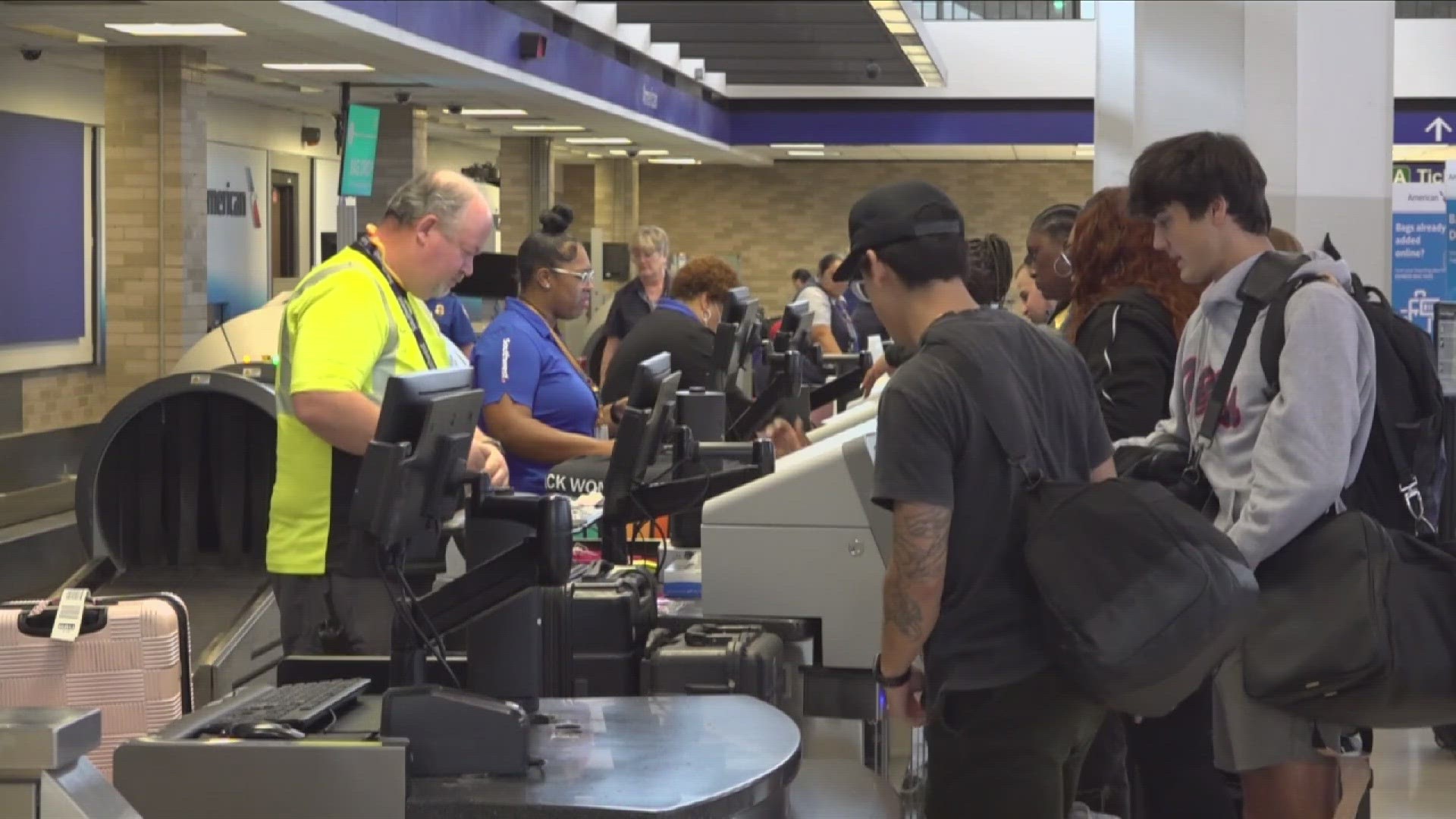 Airport leaders anticipate 90,000 travelers through Memphis during the 10 day Thanksgiving holiday period.