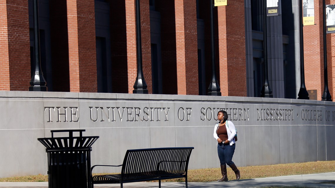 Slight decline in college enrollment seen in Mississippi - Vimarsana News