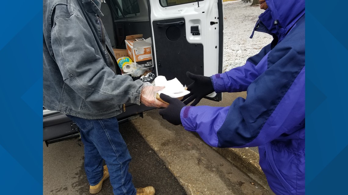 "They're just the same as everyone else" | Constance Abbey serves nearly 1,000 warm meals in just a few days to the city's unhoused - Vimarsana News