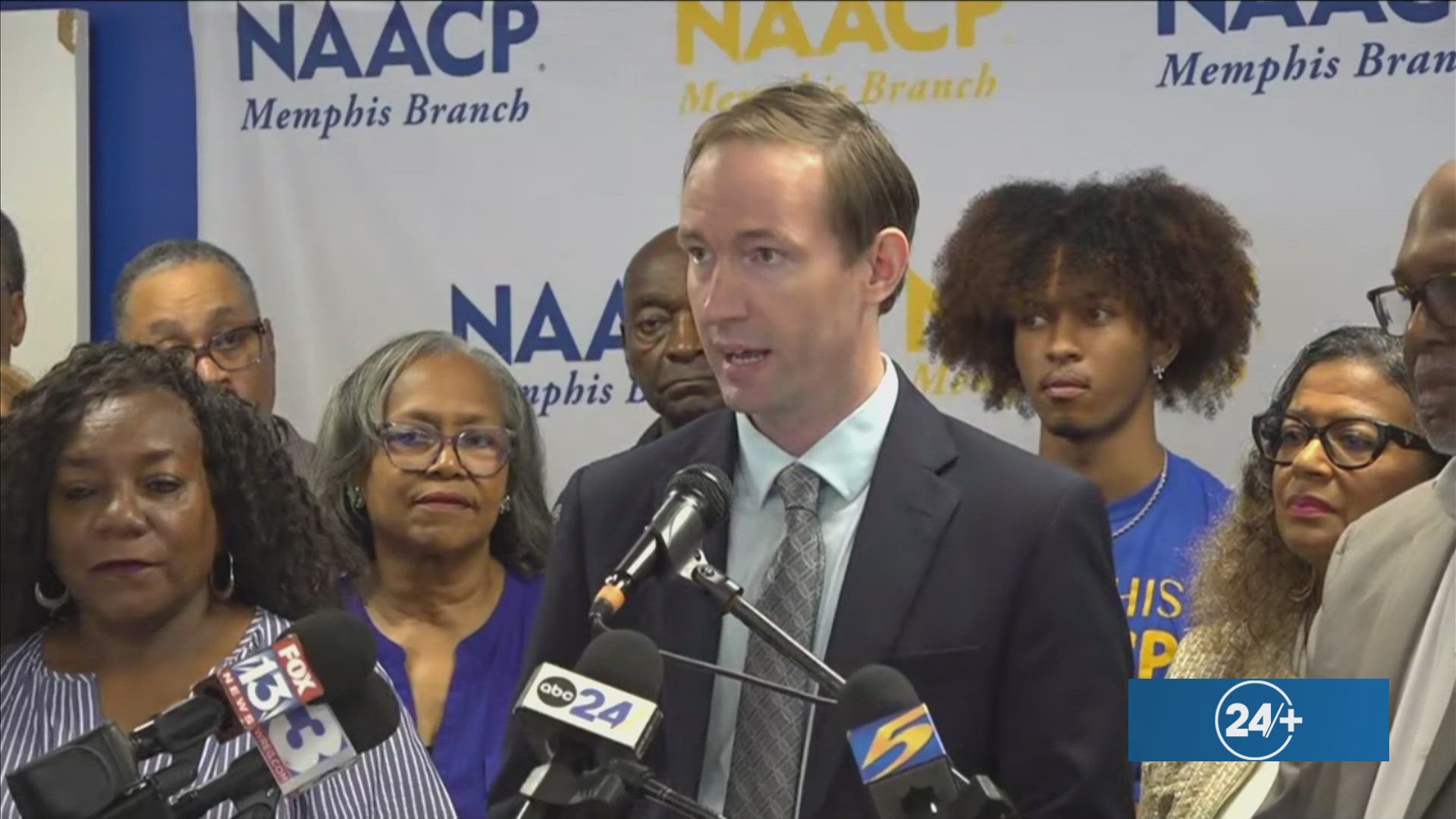 The environment advocates are giving xAI officials a 60-day notice of intent to sue before filing the lawsuit under the Clean Air Act.