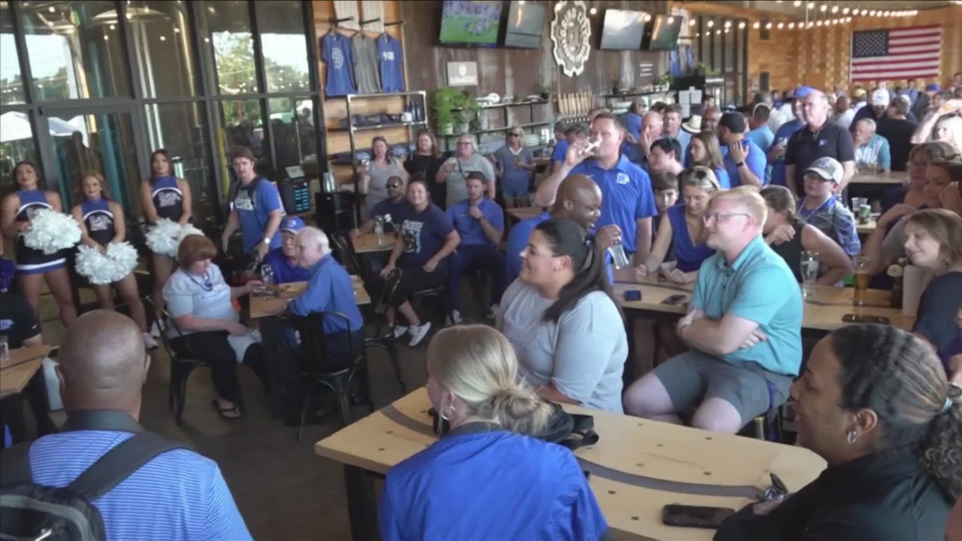 Multiple head coaches from the University of Memphis came down to Grind City Brewing to meet and celebrate with Tiger fans.