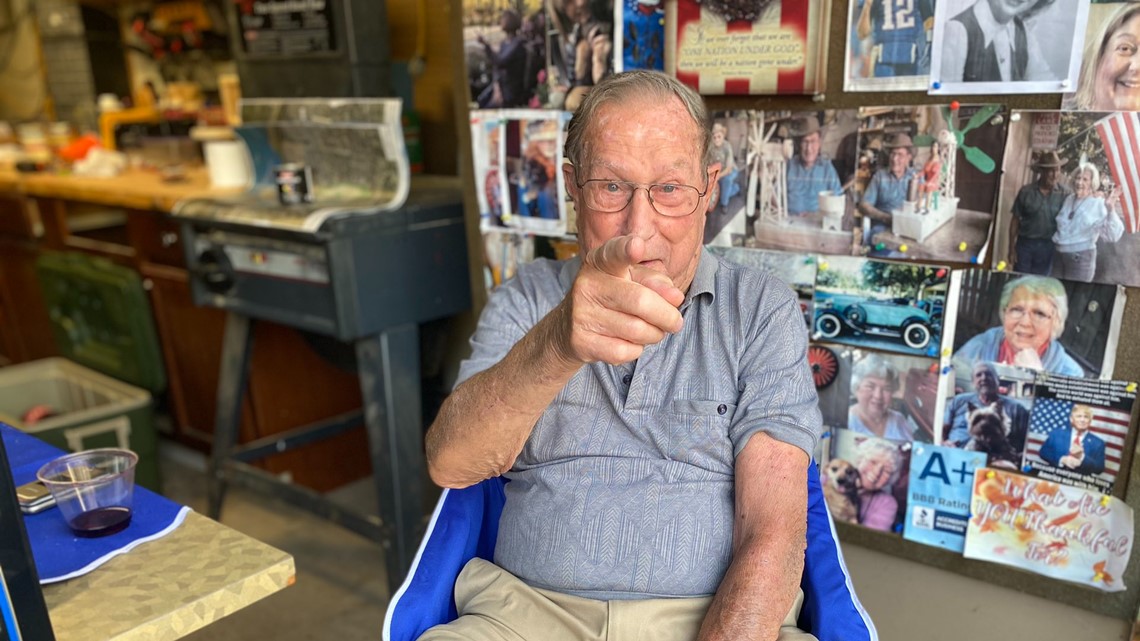 91-year-old veteran starts Fred's Bistro to spend time with his neighbors - Vimarsana News