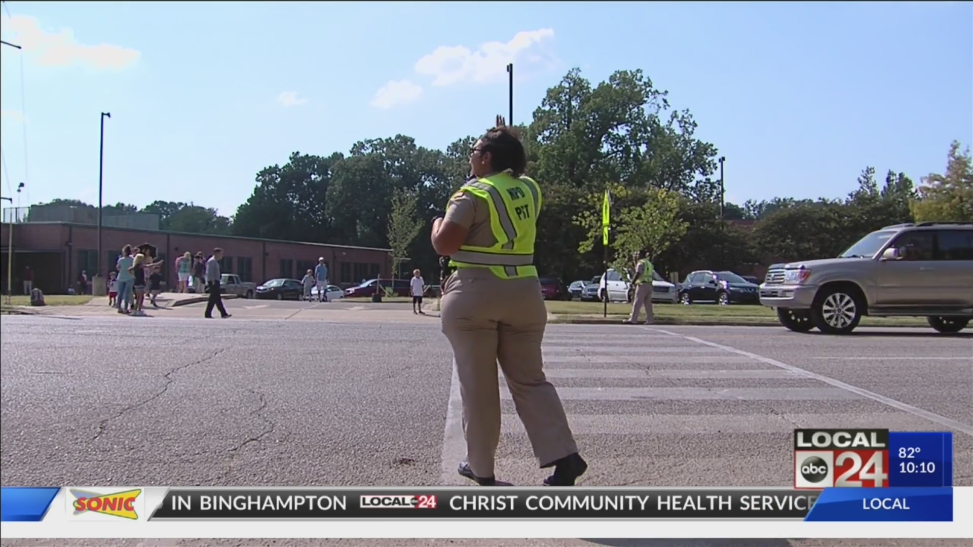 Crossing guard hit by car at Grahamwood Elementary, parents want safety upgrades