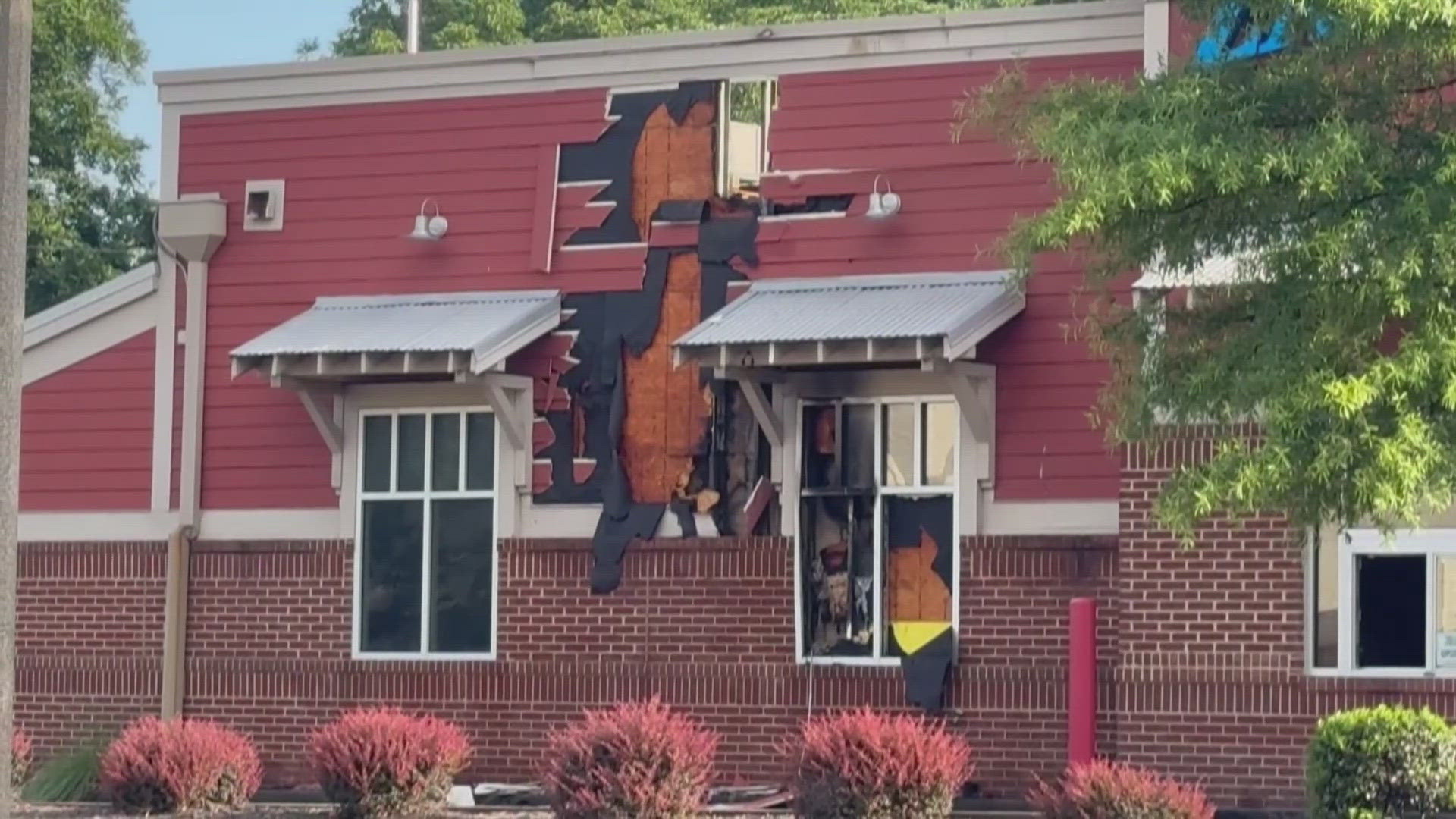 The fire, traced to a fryer, was quickly contained by firefighters, and no injuries were reported.