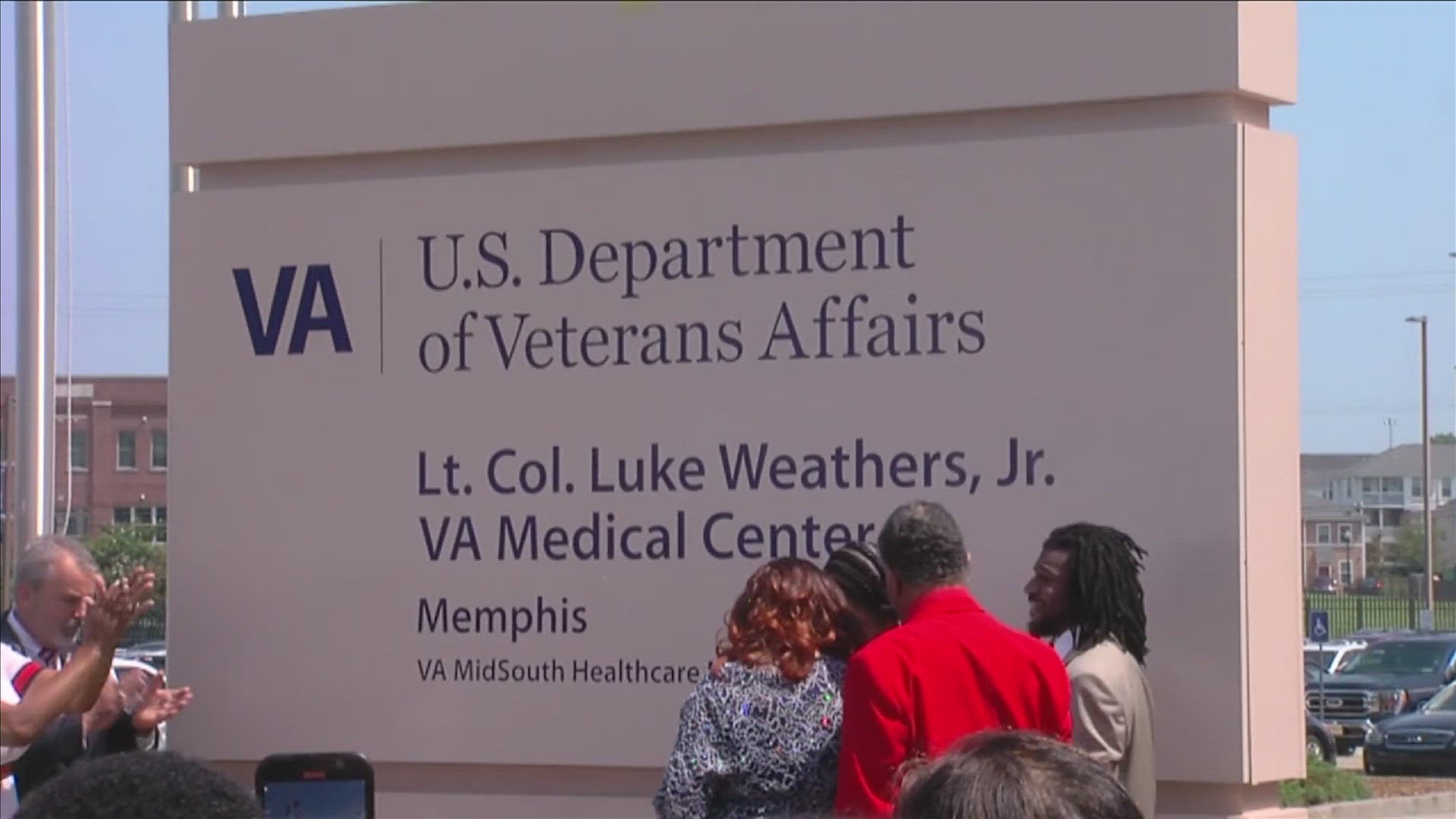 A Memphis native, Weathers enlisted in one of the first training programs open to African-American pilots and flew with the celebrated red tails during World War II.