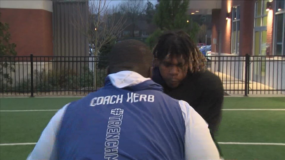 How Former Ole Miss defensive tackle Herbert Moore is training young Mid-South players