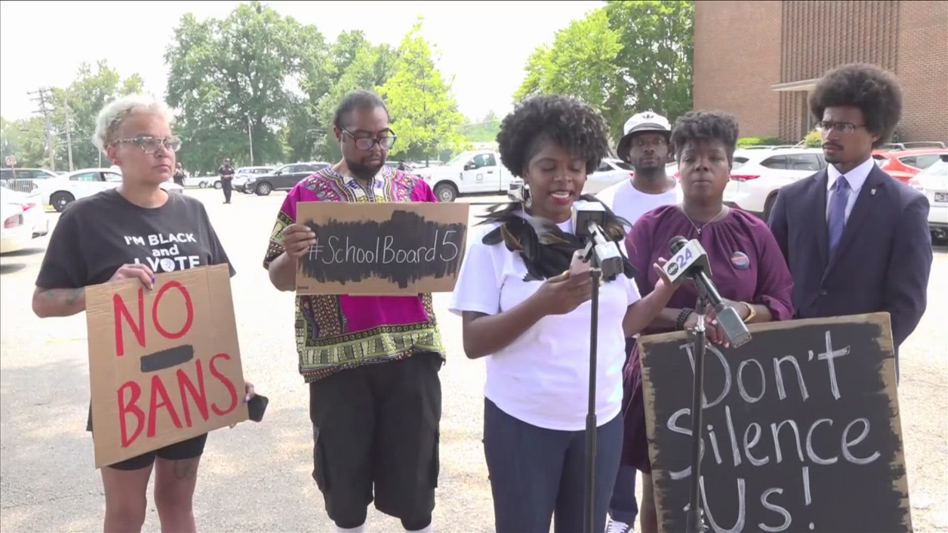 Parents and activists took to protesting outside Memphis-Shelby County Schools headquarters as board members met inside for a third retreat.