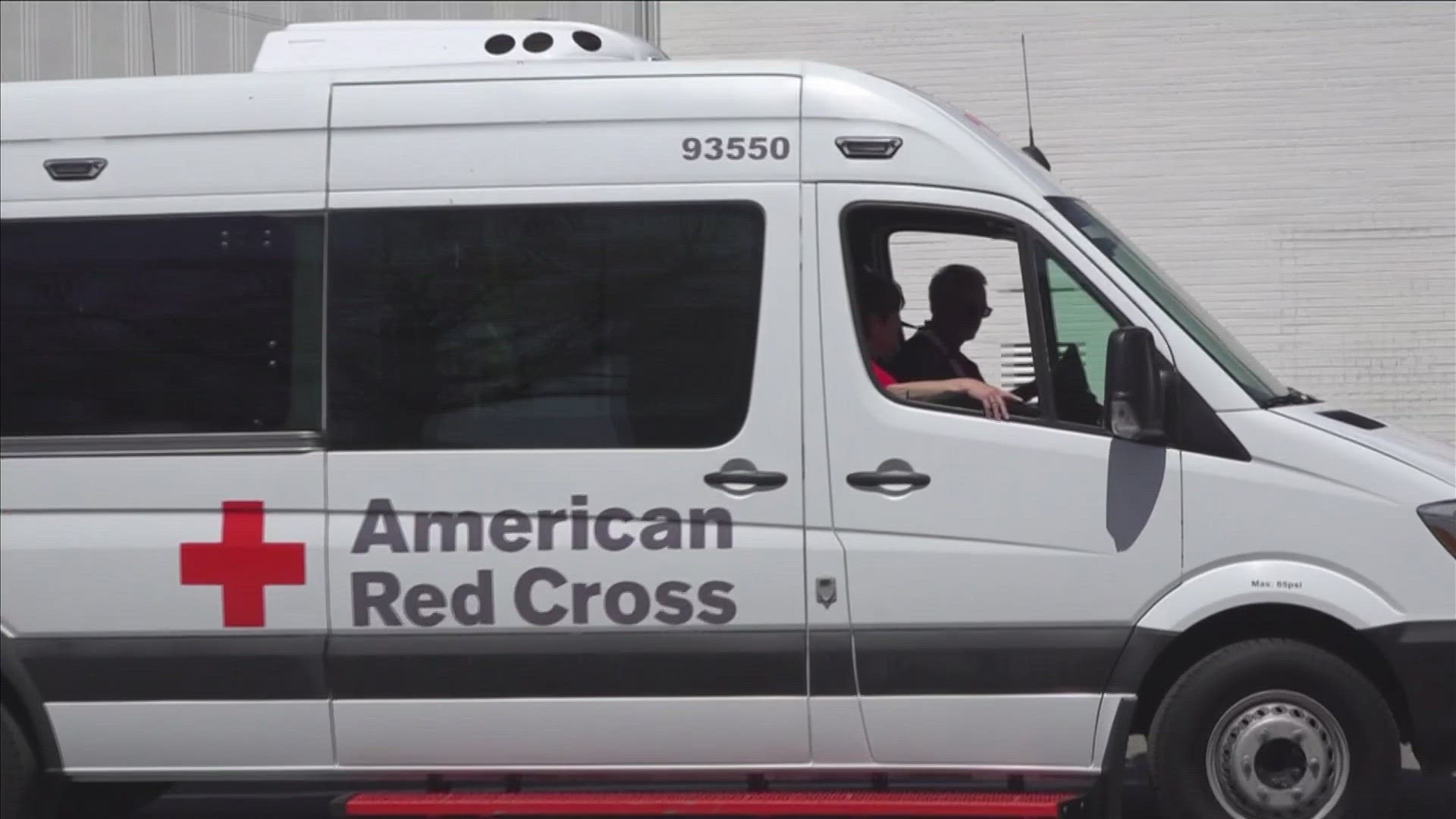 The Mid-South chapter of American Red Cross is sending four emergency response vehicles from The Volunteer State to The Magnolia State.