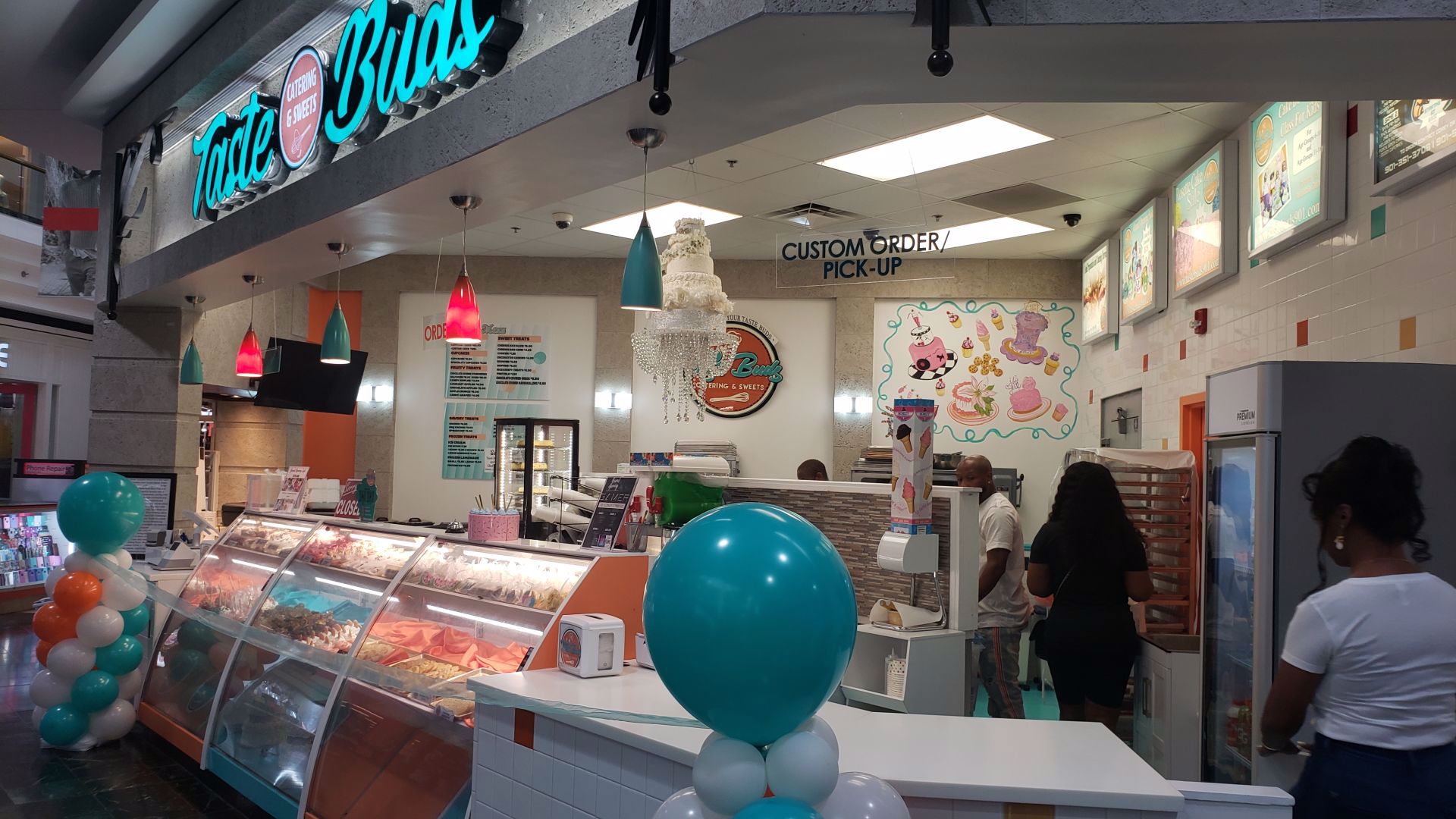 Taste Buds Catering and Sweets opens at Oak Court Mall in Memphis