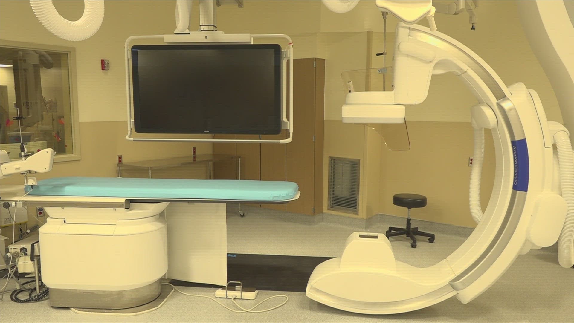 The new equipment allows surgeons to have better visibility and perform less intrusive surgeries, benefiting patients.