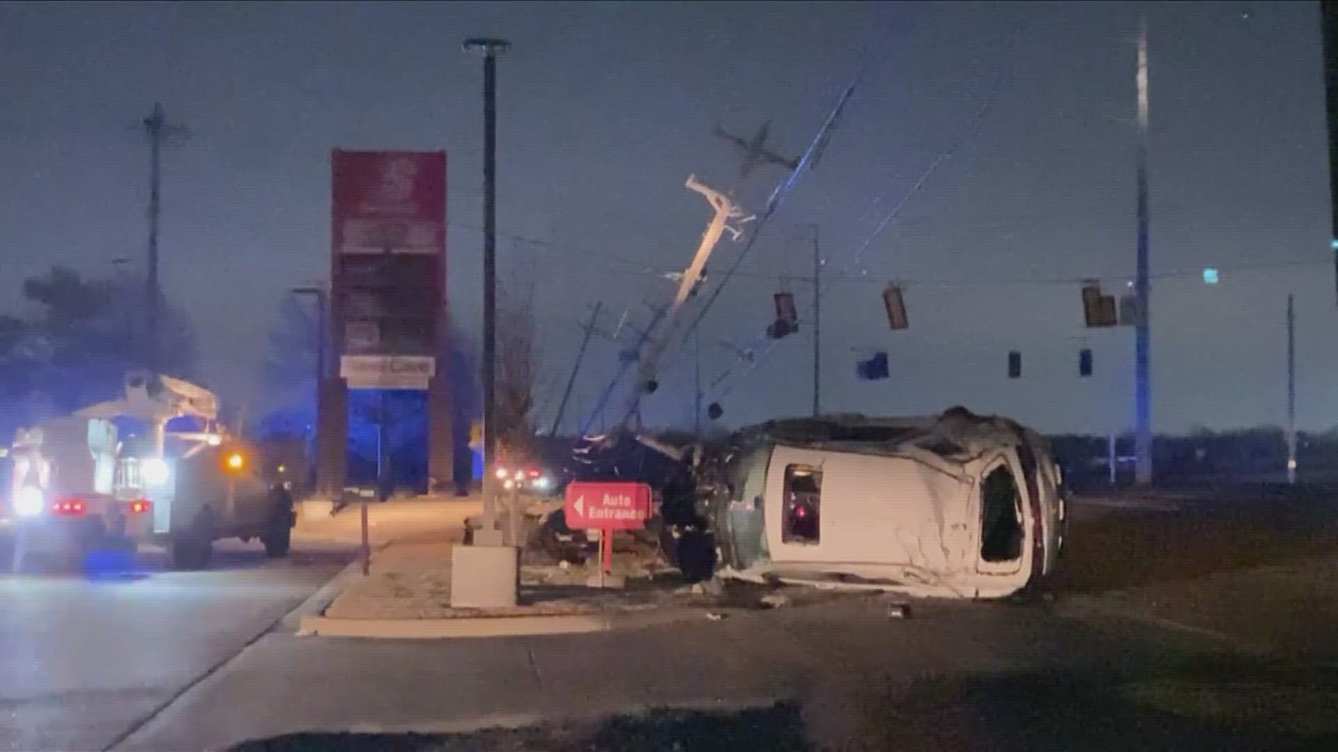 The crash happened on Wednesday, Jan. 31, and police said that the traffic lights at Shelby Drive and Pleasant Hill are also out in all directions.