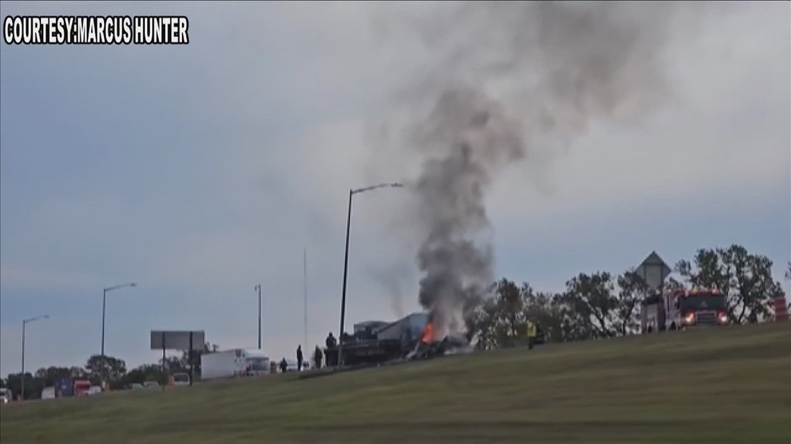 Semi-truck fire causes traffic delays on I-55 over bridge into AR - Vimarsana News