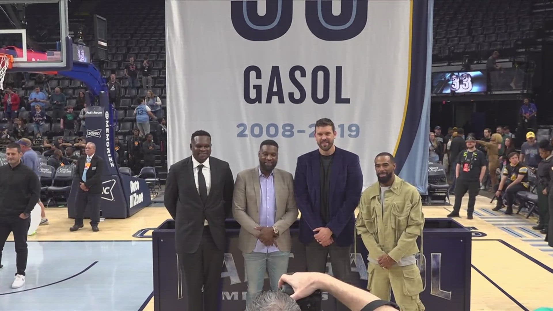 Marc Gasol reunited with teammates, Tony Allen, Zach Randolph and Mike Conley for the first time since 2017 during his #33 jersey retirement.