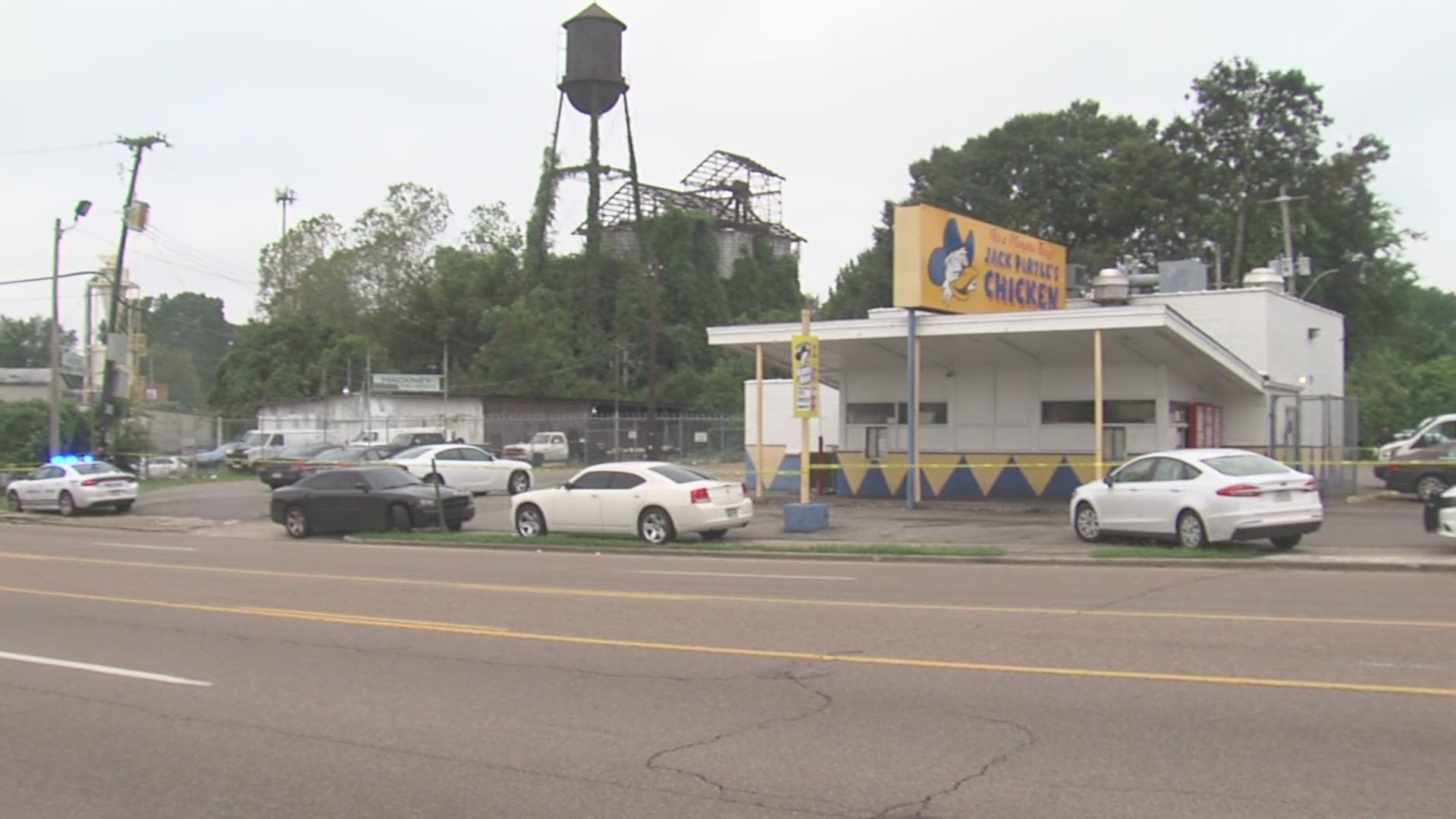 MPD investigating shooting death of Jack Pirtle's Chicken.