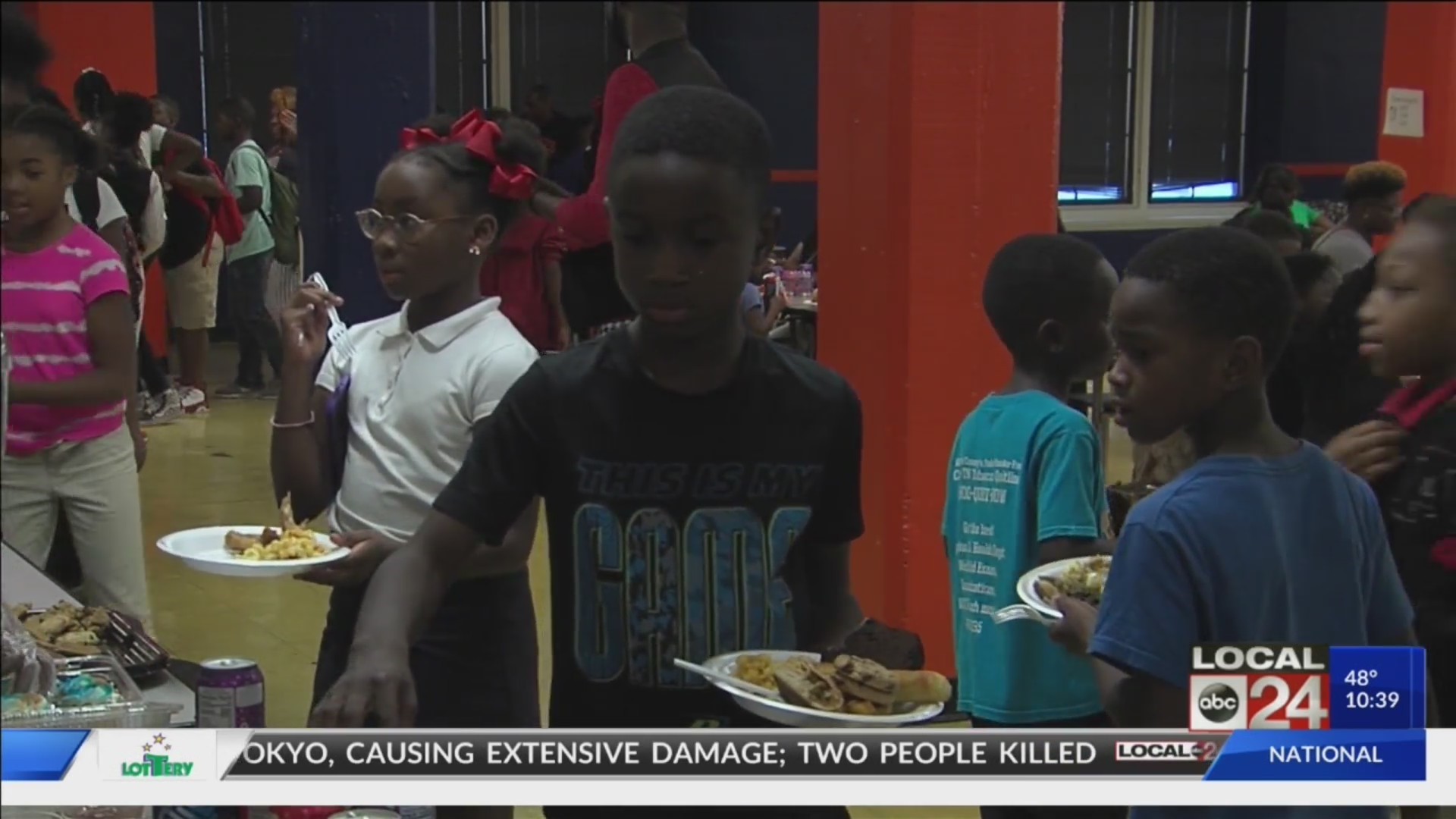 Humes Middle School hosts soup kitchens to tackle poverty in north Memphis