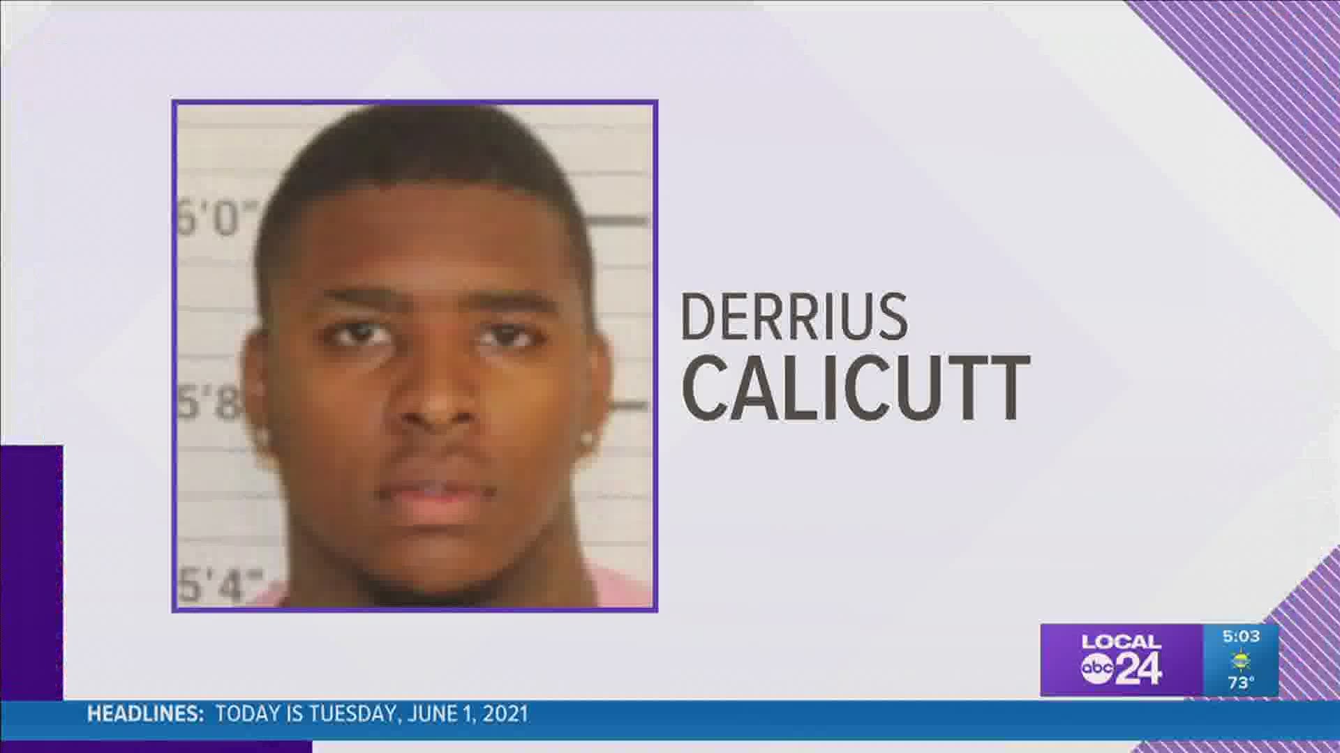 18-year-old Derrius Calicutt was arrested and charged with Violation of Financial Law and No Driver License.