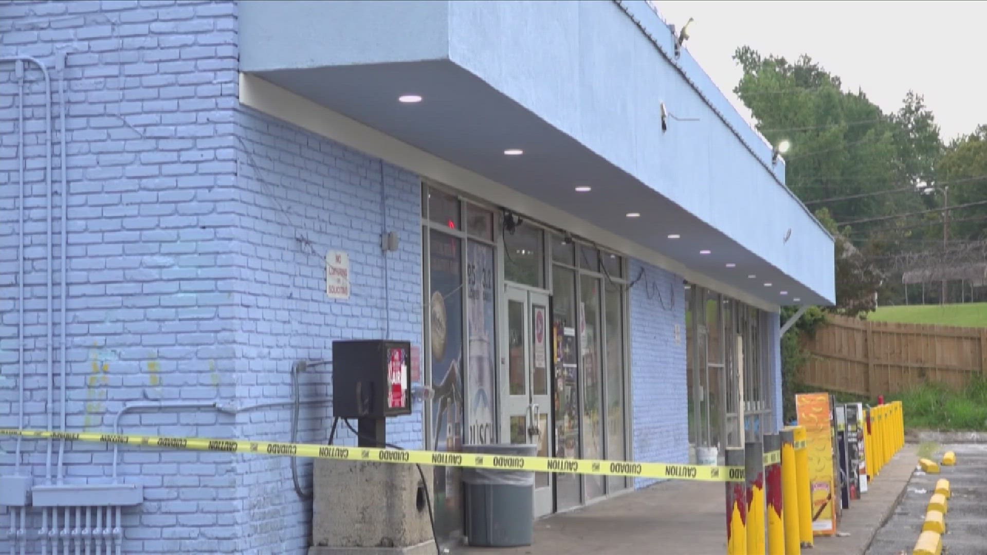 Solving the problem of crime-ridden corner stores while perpetuating food deserts is the concern of some in the North Memphis community.